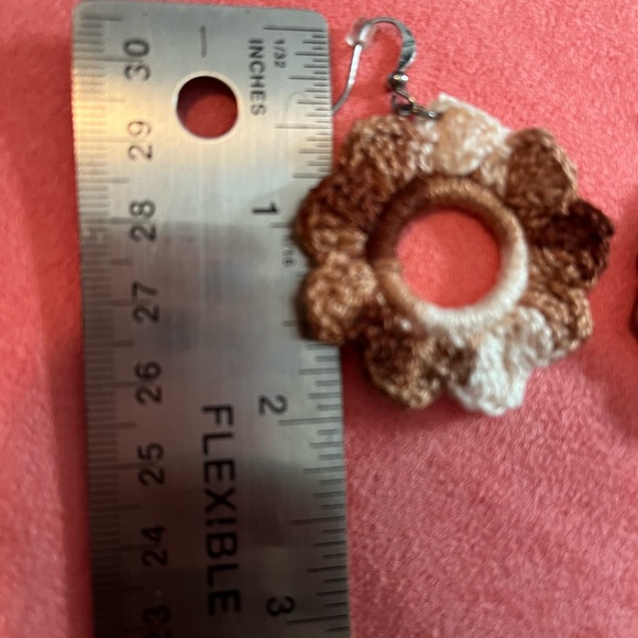 Crocheted earrings - Picture 2 of 2